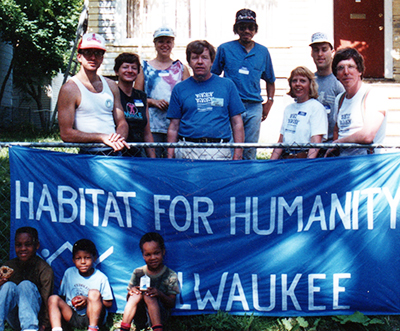 Bill Allen with volunteer group 1995